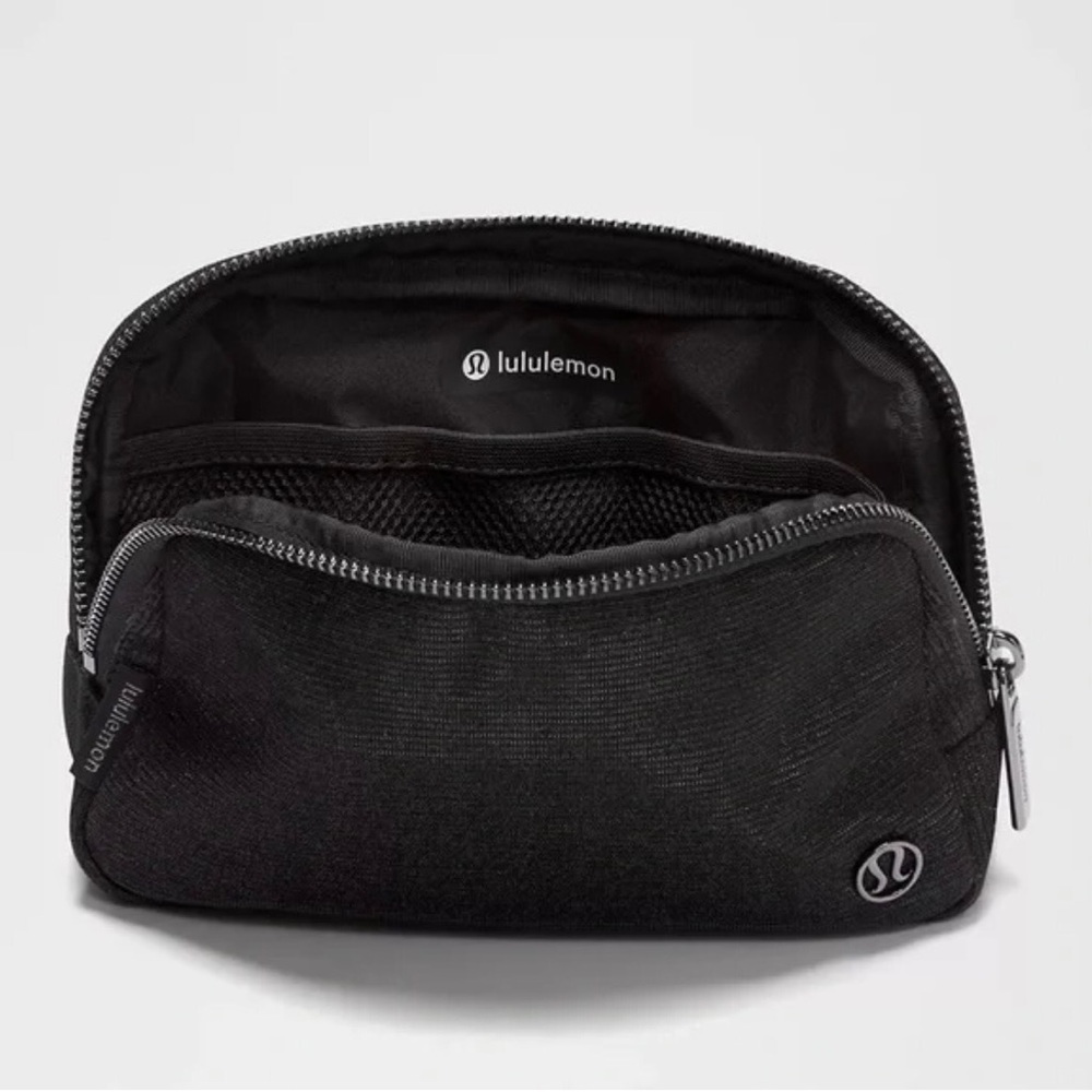 Lulu Lemon Everywhere Glitter Black 1L Belt Bag - Picture 4 of 10